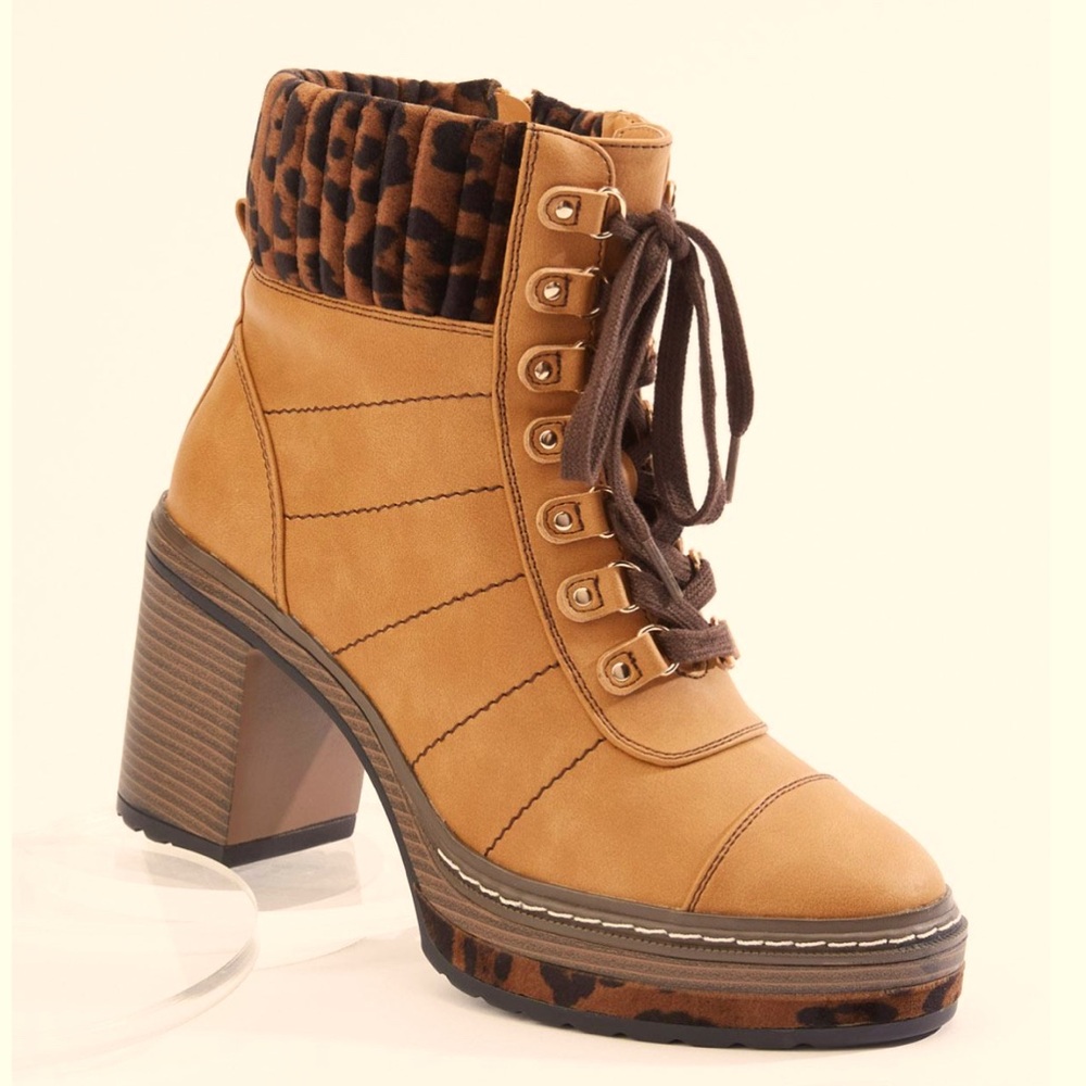NWT Cato Fashions Animal Print Quilted Cuff  Platform Hiker Boots s7